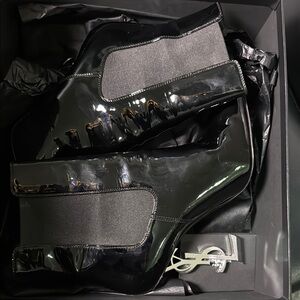 Yves Saint Laurent Black Ankle Boots only work twice
